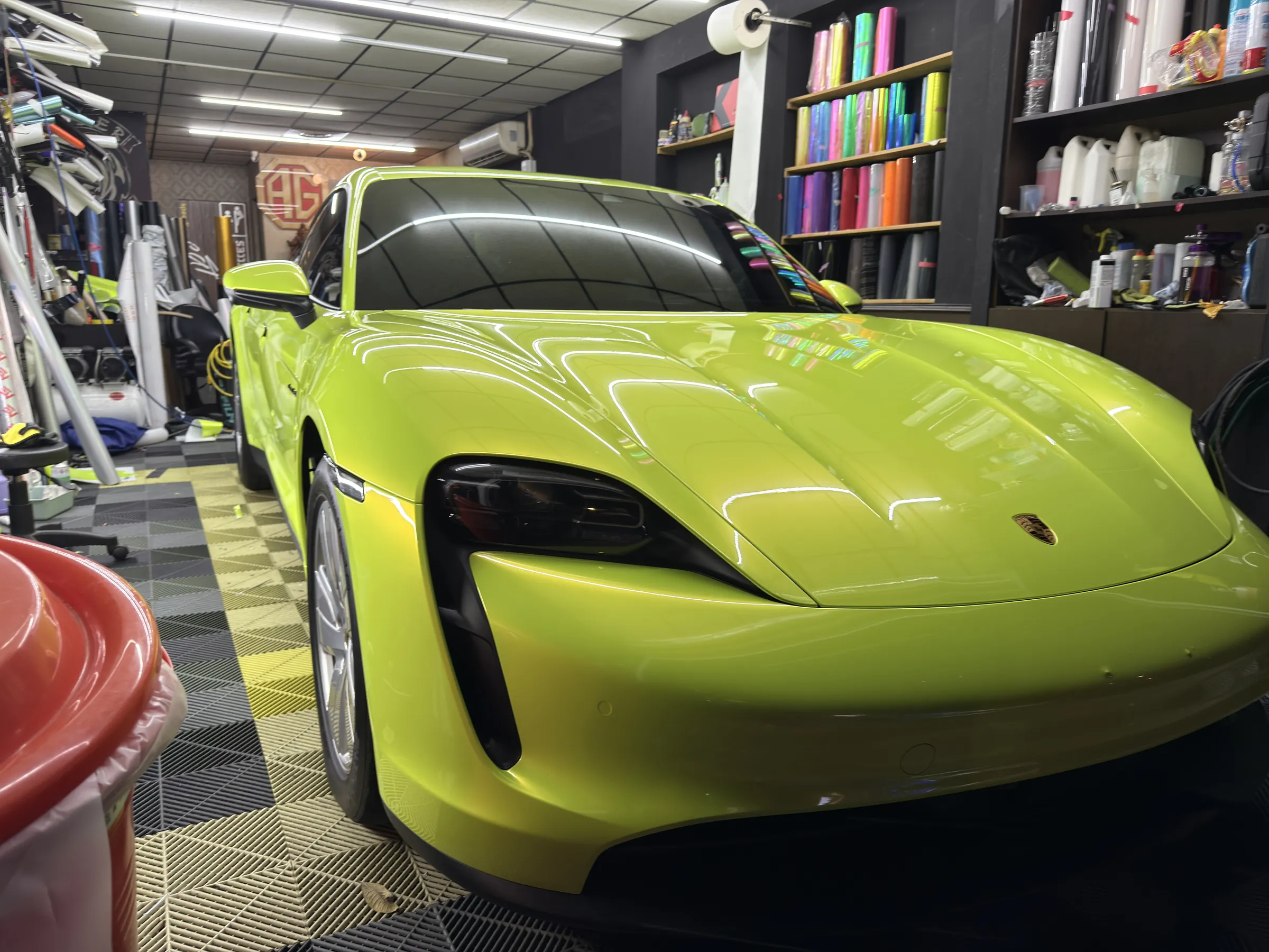 Porsche Taycan・全車改色・螢光綠