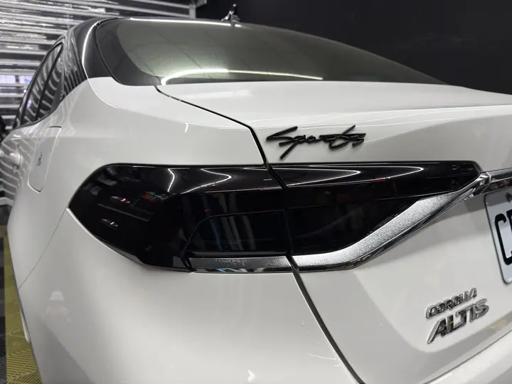 Toyota Corolla Altis・尾燈燻黑
