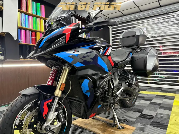 BMW 重機・客製線條彩貼