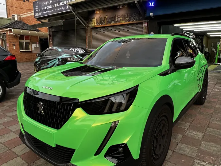 Peugeot 2008・全車改色・螢光綠